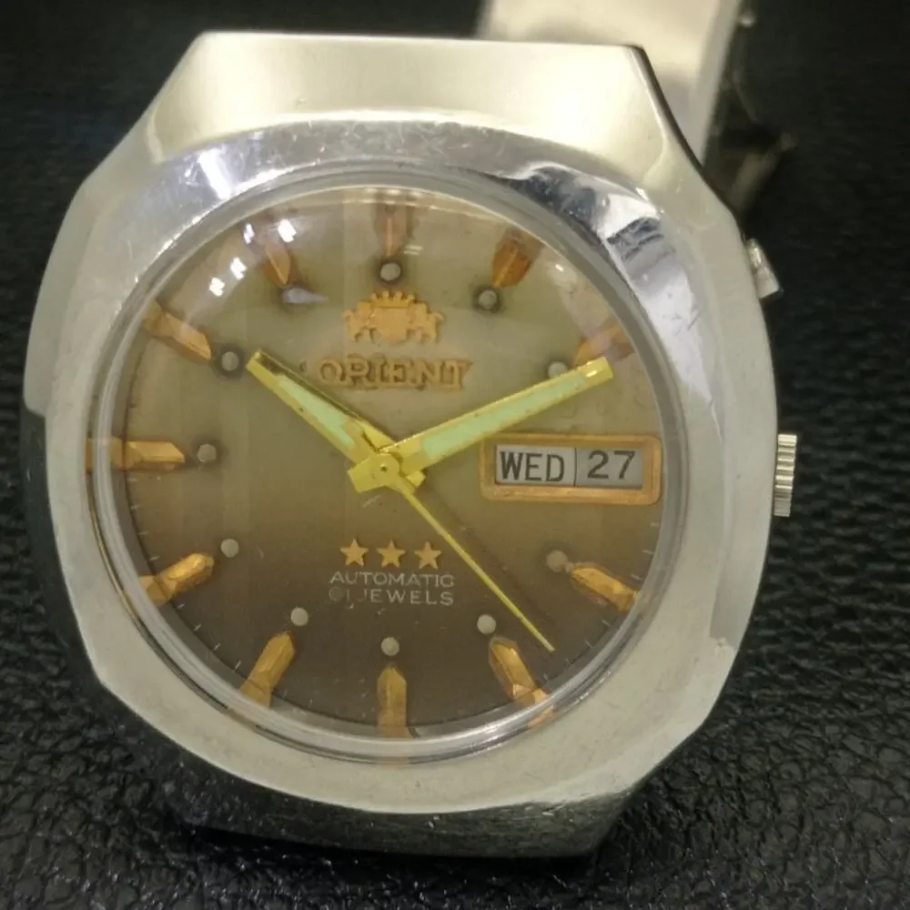 Vintage 1975 Ricoh Automatic Mens Silver Watch W/daydate & Gold accents